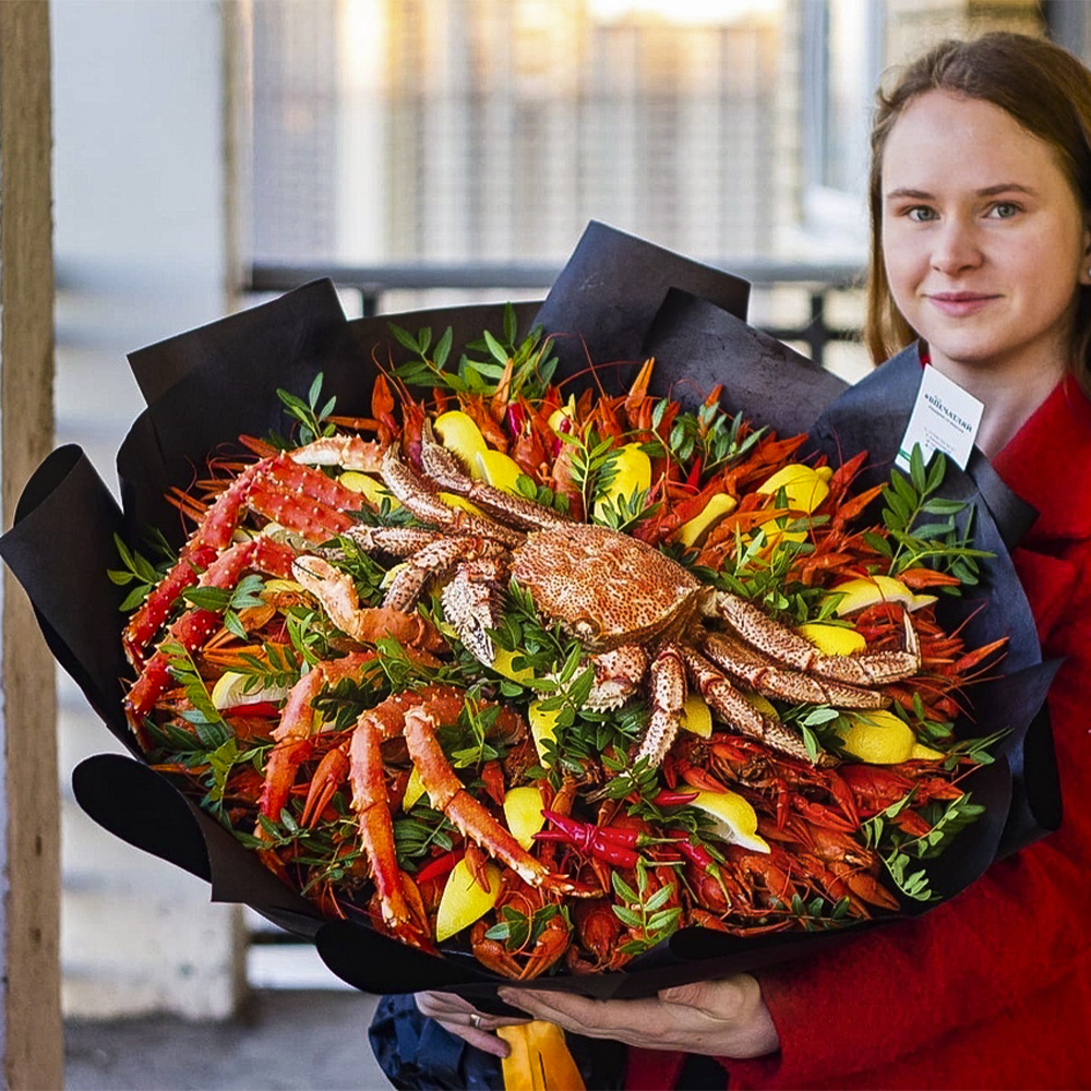 Большой мужской букет из раков и морепродуктов "Артель"